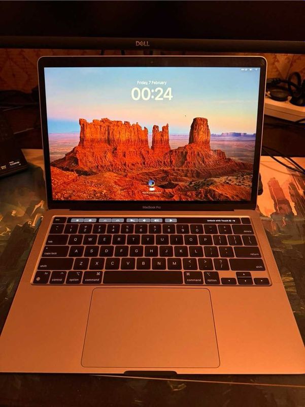 MacBook Pro M1 13' / 16 / 256