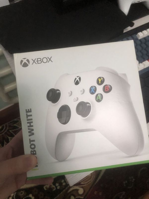 Продается джойстик от Xbox Series X Продается джойстик от Xbox Series X