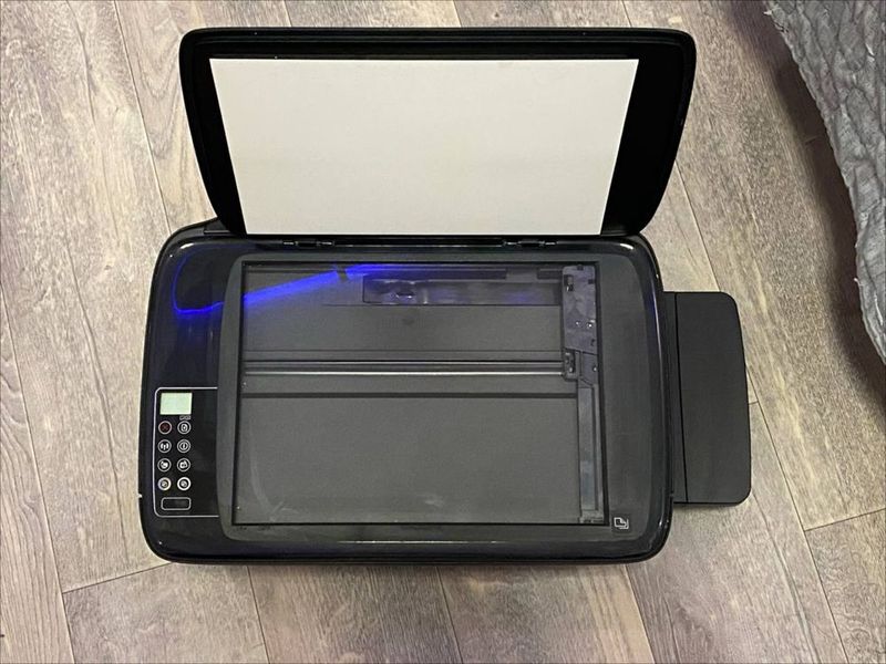 Срочно продаю Принтер HP Срочно продаю Принтер HP