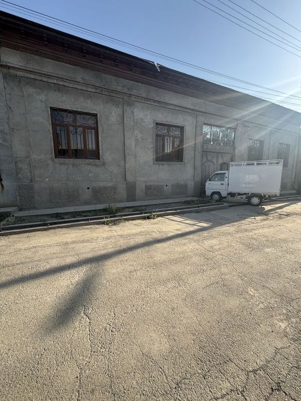 Бозорга жуда якин ховли арендага берилади Абу сахий Бек Барака Чинни Бозорга жуда якин ховли арендага берилади Абу сахий Бек Барака Чинни