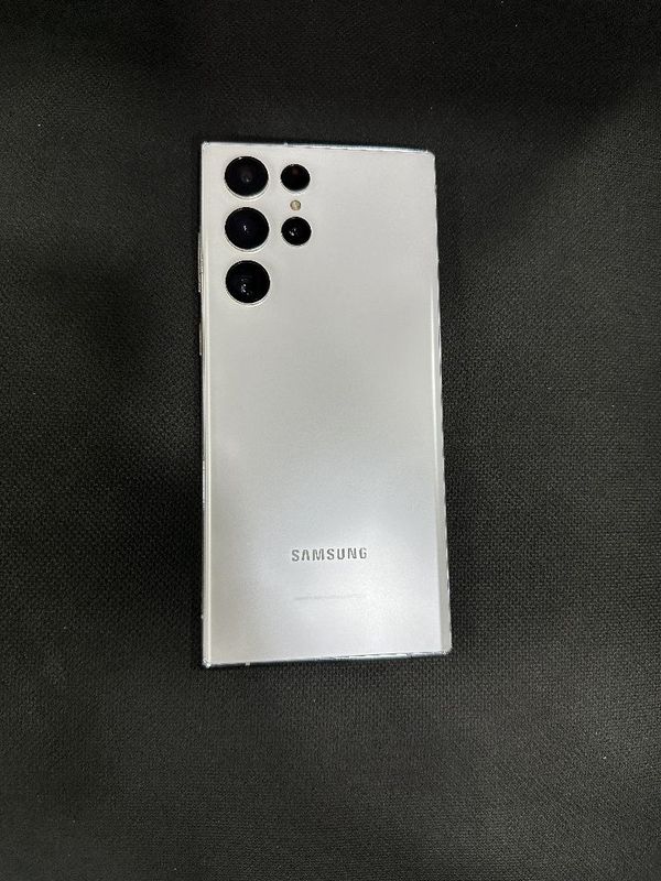 Продаю Samsung S22 ULTRA 512г.