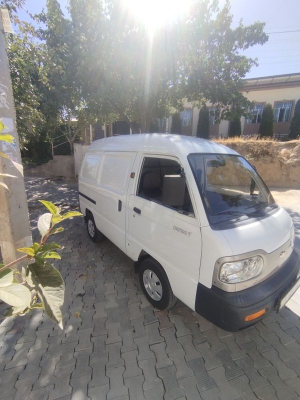 Damas van sotiladi Damas van sotiladi