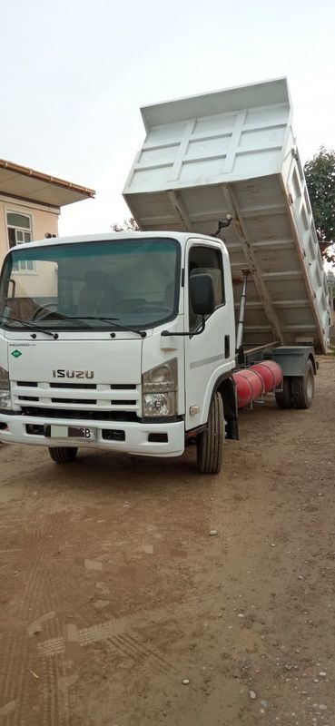 Isuzu samasval 2011