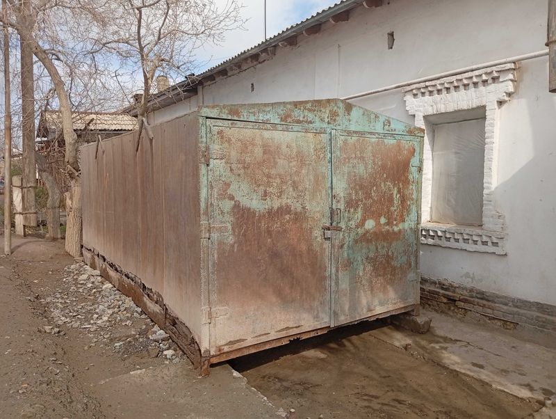 Temir 3x5m garaj sotiladi.
