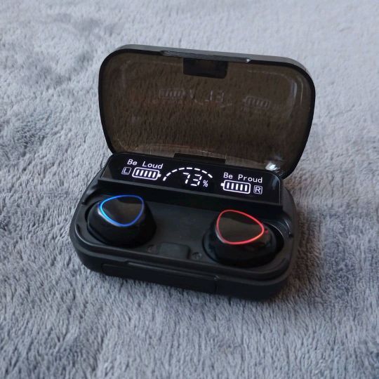 M10 naushnik powerbankli naushnik 3 ta 1 da M10 naushnik powerbankli naushnik 3 ta 1 da
