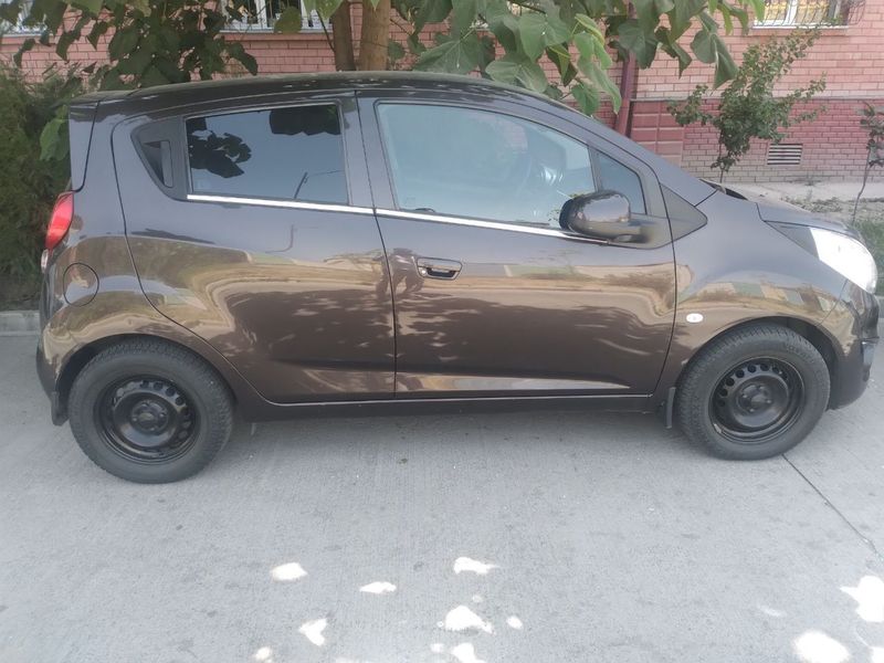 Srochno sotiladi spark Srochno sotiladi spark