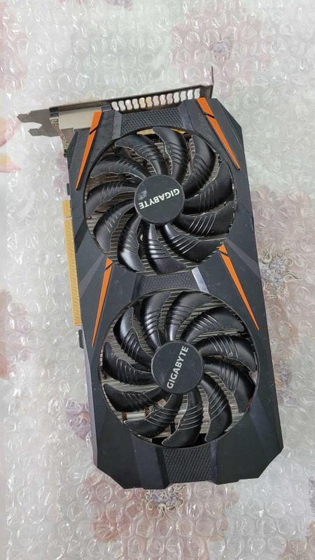 gigabite GTX1060 3gb gigabite GTX1060 3gb