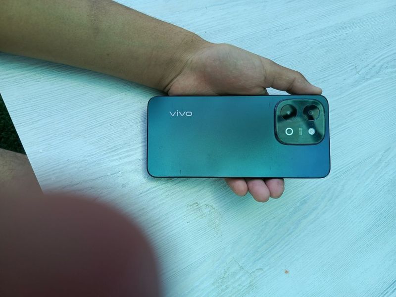Vivo Y28 xotira 128 ideal holatda karobka dakument bor Vivo Y28 xotira 128 ideal holatda karobka dakument bor