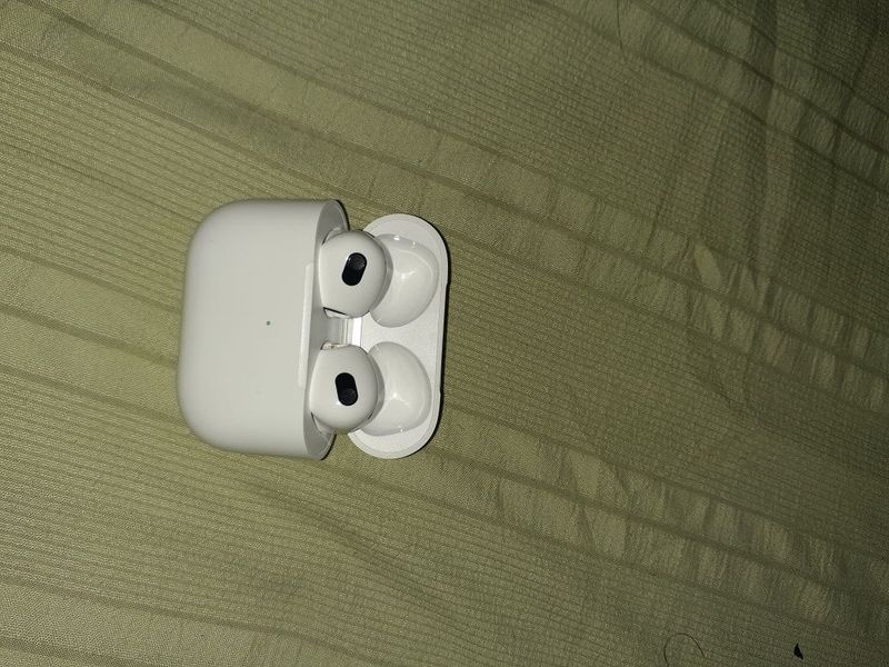 Hoco brendiga tegshlik AirPods naushnik Hoco brendiga tegshlik AirPods naushnik