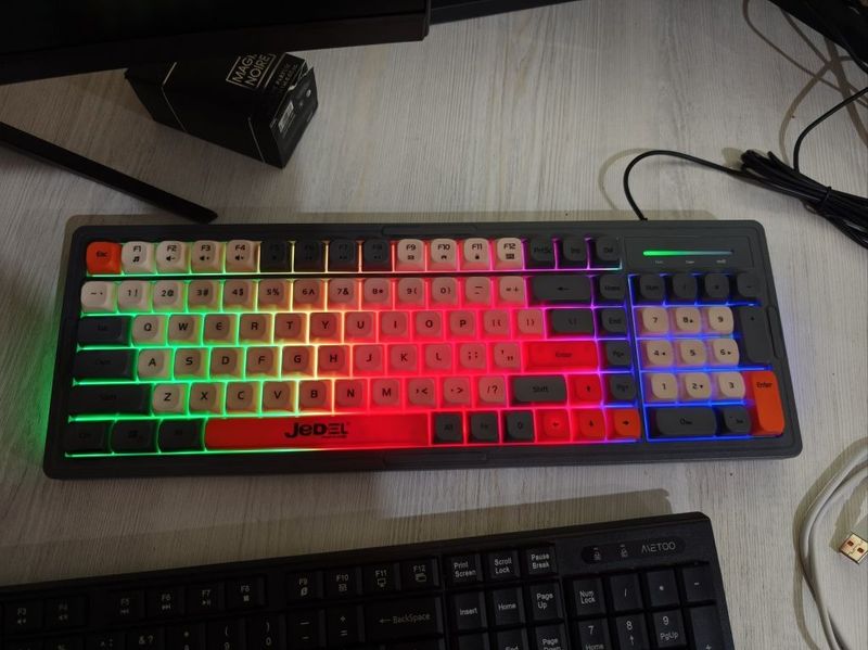 Klaviatura RGB yangi ishlatilmagan