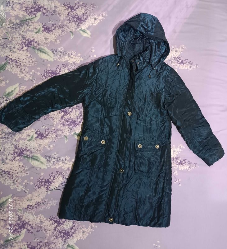Продаётся женское пальто Продаётся женское пальто