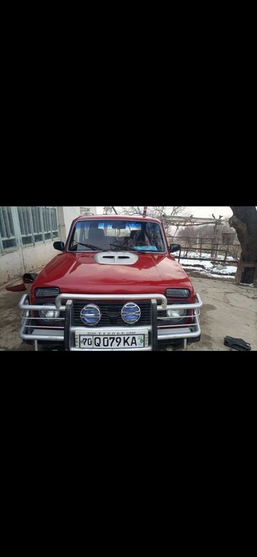 Niva sotiladi. Vaz 2121.