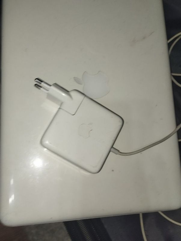 Ноутбук apple MacBook