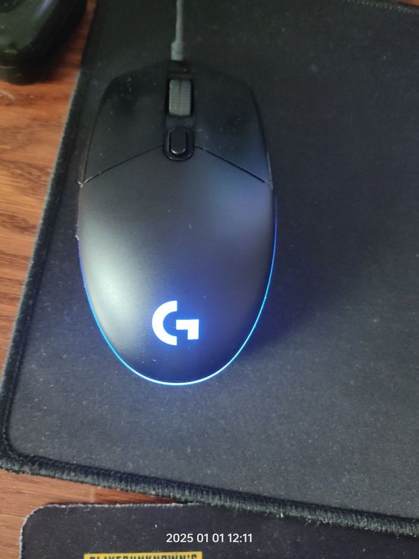 Продам мышку Logitech g102