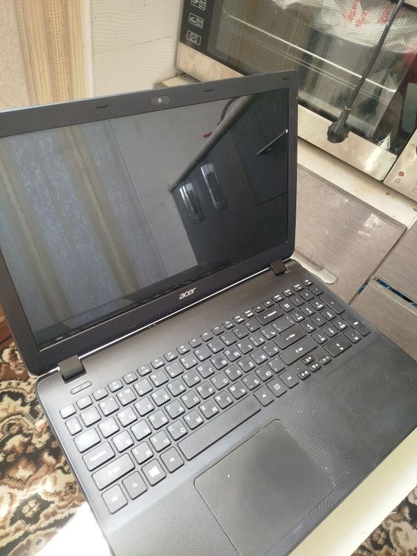 Acer komputer sotiladi