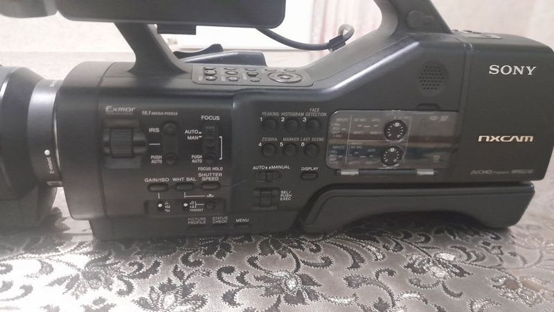 Video camera Sony model: NEX -EA50 sotladi Video camera Sony model: NEX -EA50 sotladi