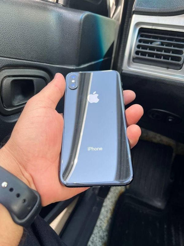 iPhone xs 64 gb feys ishlamidi ekran alishgan
