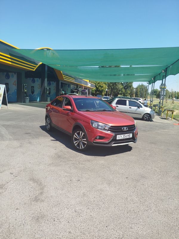 Lada Vesta cross sotiladi ideal Lada Vesta cross sotiladi ideal