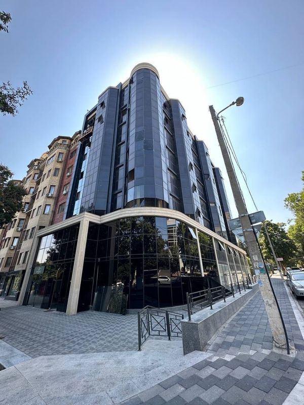 Продаётся Бизнес центр с арендатором ор:Бабур Парк напротив! 50м² Продаётся Бизнес центр с арендатором ор:Бабур Парк напротив! 50м²
