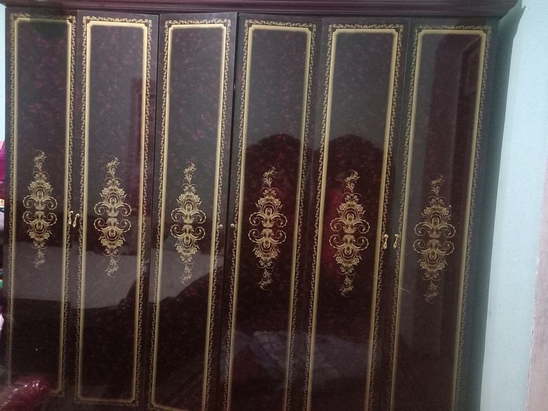 Spalniy sotiladi holati yaxshi, yaxshi sawlangan