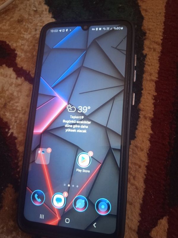 Samsung a05 sotiladi yaxshi zor holatda Samsung a05 sotiladi yaxshi zor holatda