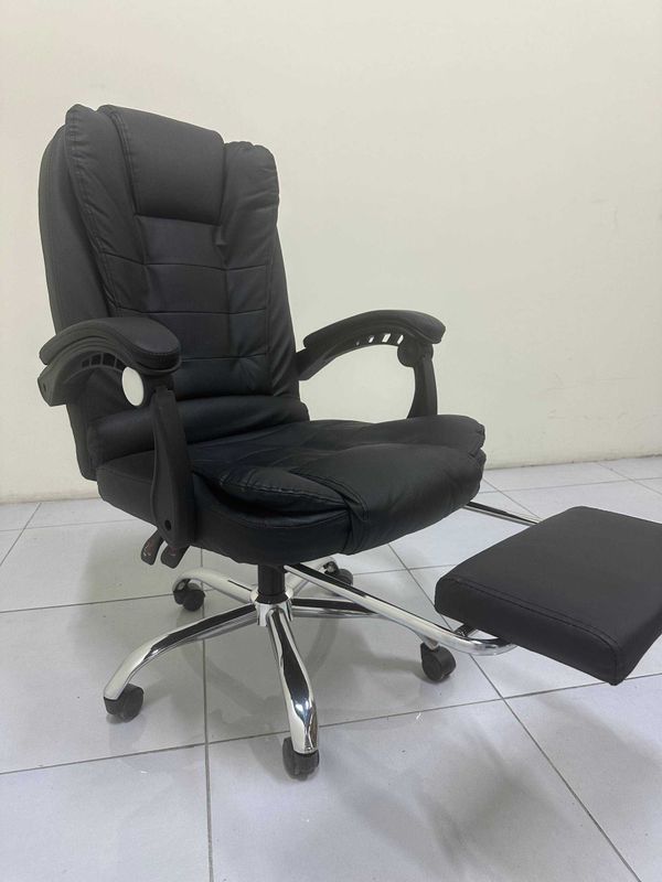 Office kreslosi, massaj, oyoq uchun stoykali