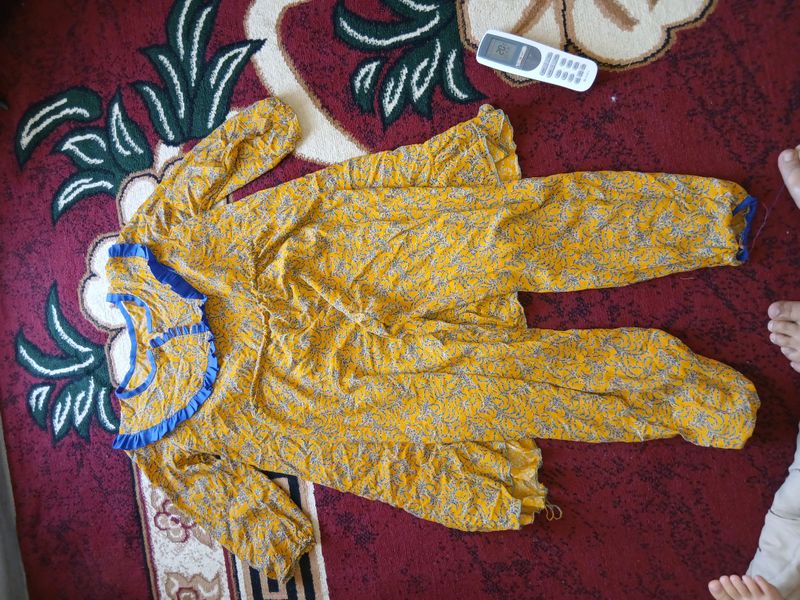 ayollar kiyimlari