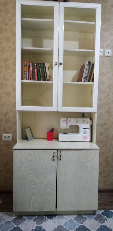 Шкаф из натурального дерева