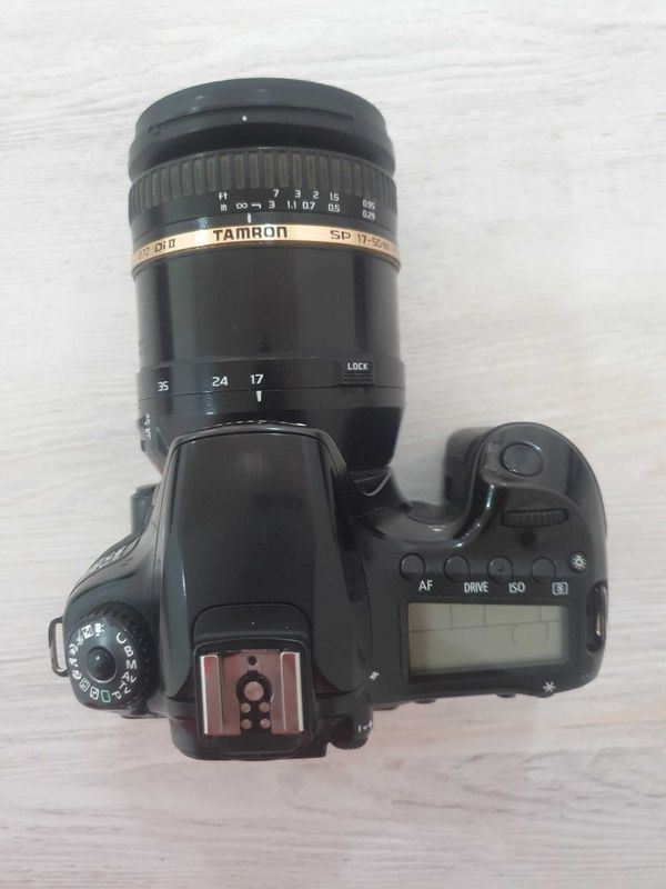 Canon EOS 60D + obyektiv + Spichka Canon EOS 60D + obyektiv + Spichka