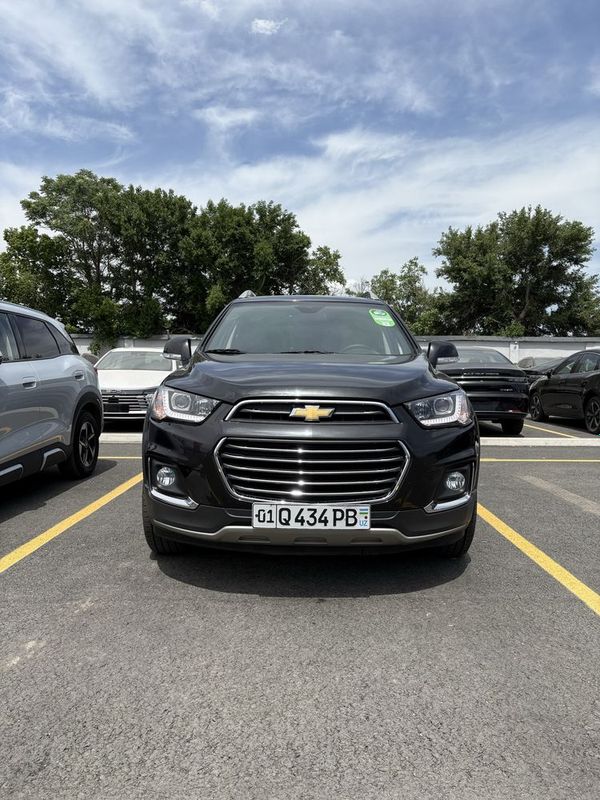 Captiva 3-4 qilingan 2015 yil rangi qora 92.000 km halol Captiva 3-4 qilingan 2015 yil rangi qora 92.000 km halol