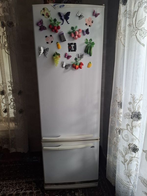 Продается свой холодильник состояние хороший матор не работает