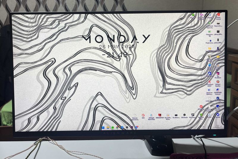 Alienware AW2521HFL — монитор с кронштейном в подарок