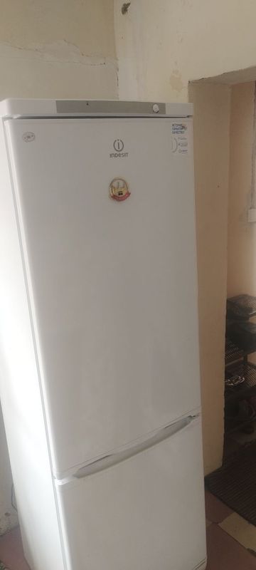 Индезит холодильник б/у Индезит холодильник б/у