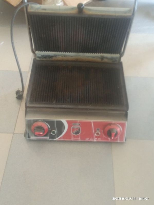 Toster apparati sotiladi Toster apparati sotiladi