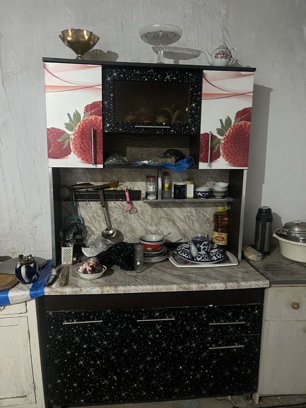 Кухонный шкаф сотилади