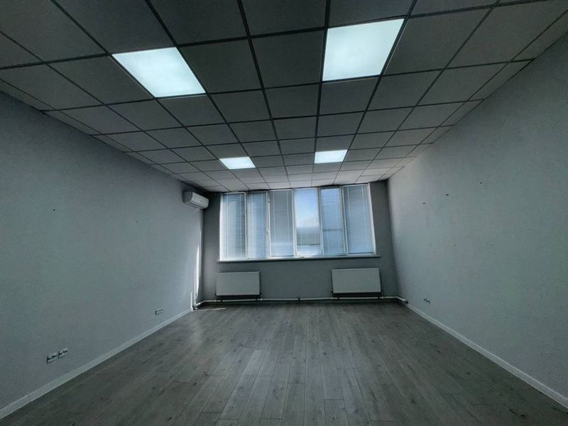 Аренда под офис ГЛИНКА , Вдоль Дороги! 32 м2 480$ Аренда под офис ГЛИНКА , Вдоль Дороги! 32 м2 480$