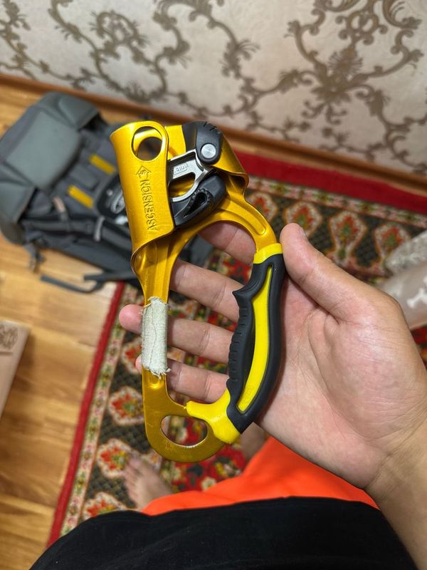 Жумар petzl правая рука