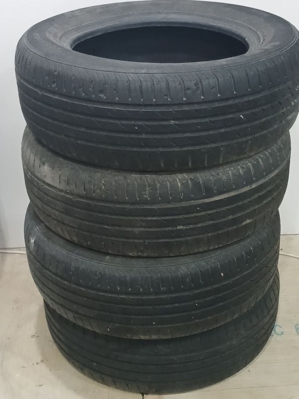 Шины NEXEN (4 шт) 205/60 R15 б/у в хорошем состоянии Шины NEXEN (4 шт) 205/60 R15 б/у в хорошем состоянии