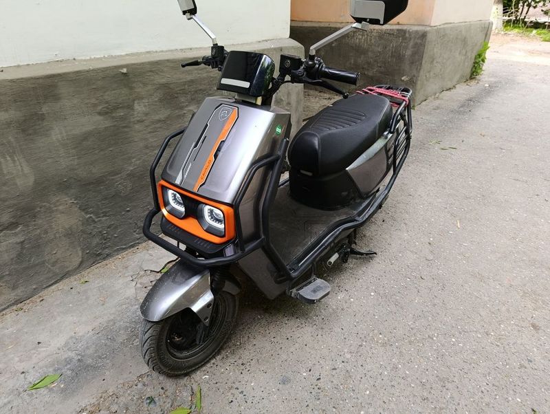 Skuter, 72V38Ah 100km+ yuradi Skuter, 72V38Ah 100km+ yuradi
