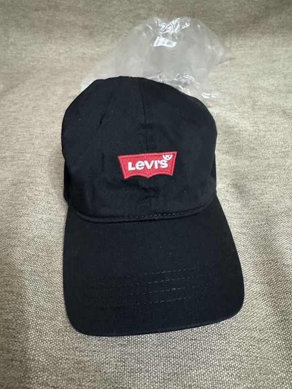 Оригинал мужская кепка Levis (USA) Оригинал мужская кепка Levis (USA)