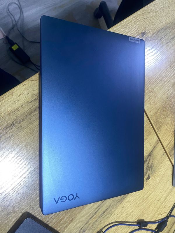 Lenovo Yoga Slim 7 proX 14IAX7 Lenovo Yoga Slim 7 proX 14IAX7