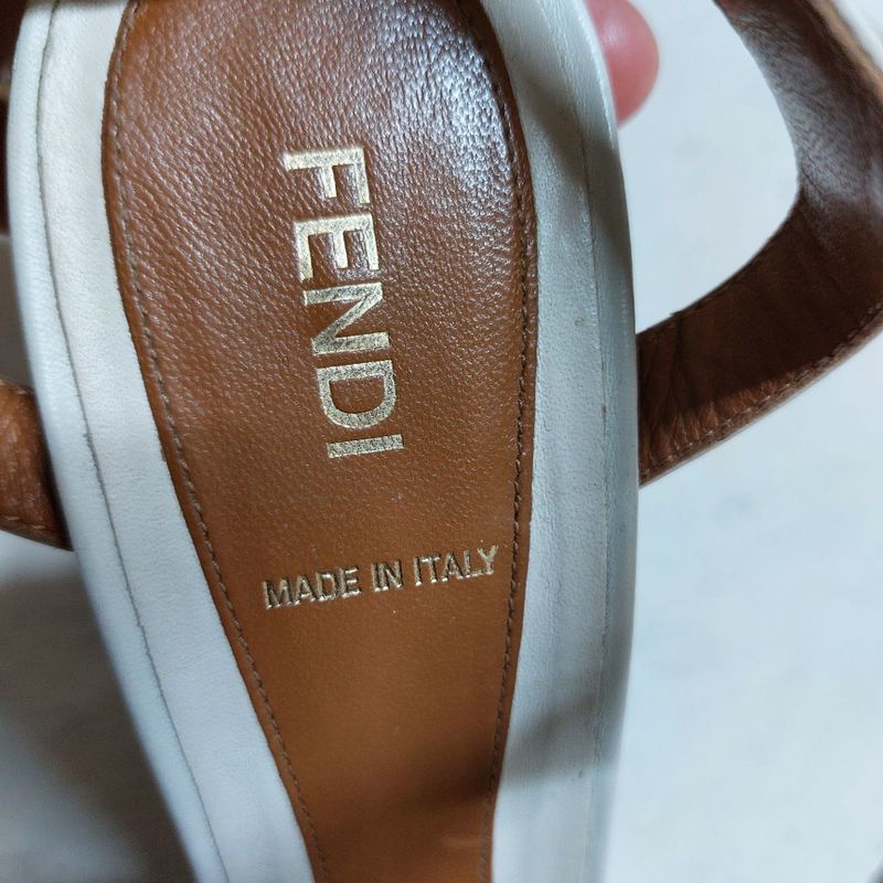 Босаножки женские Fendi