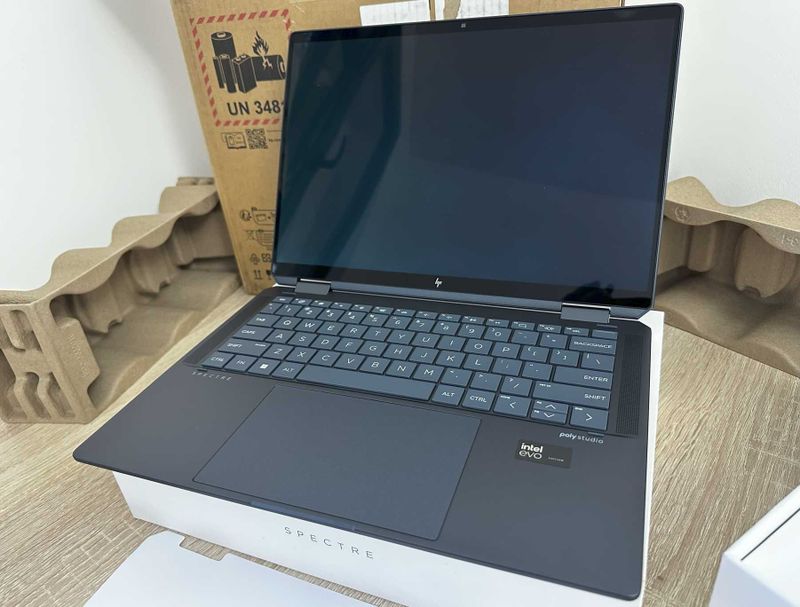HP Spectre x360 14-eu0097nr (9C906UA) – Premium 2-in-1 Ultrabook