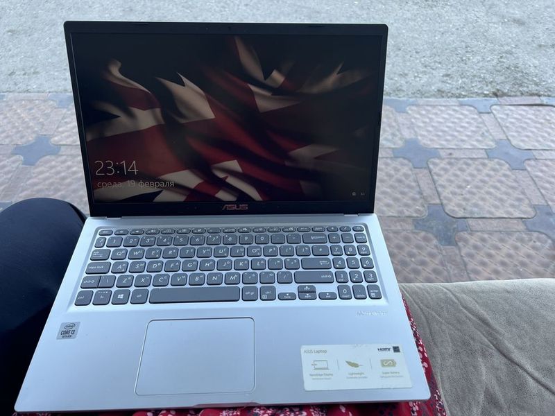 Asus noutbuk sotiladi Asus noutbuk sotiladi