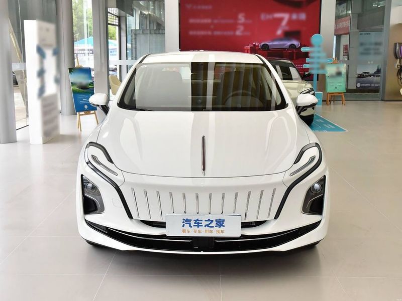 Hongqi eqm5 elektromobil GZX avtosalon