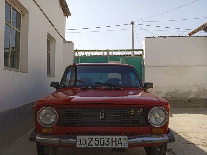 Vaz 21011 sotiladi Vaz 21011 sotiladi