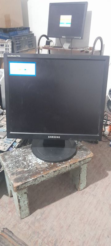 17 Samsung monitor