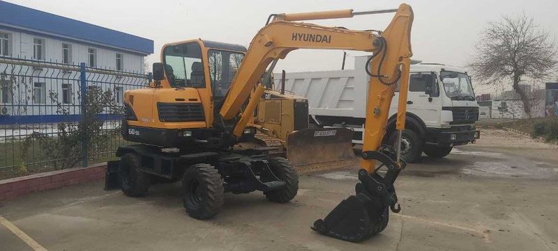 Колесный экскаватор Hyundai R60W-9S