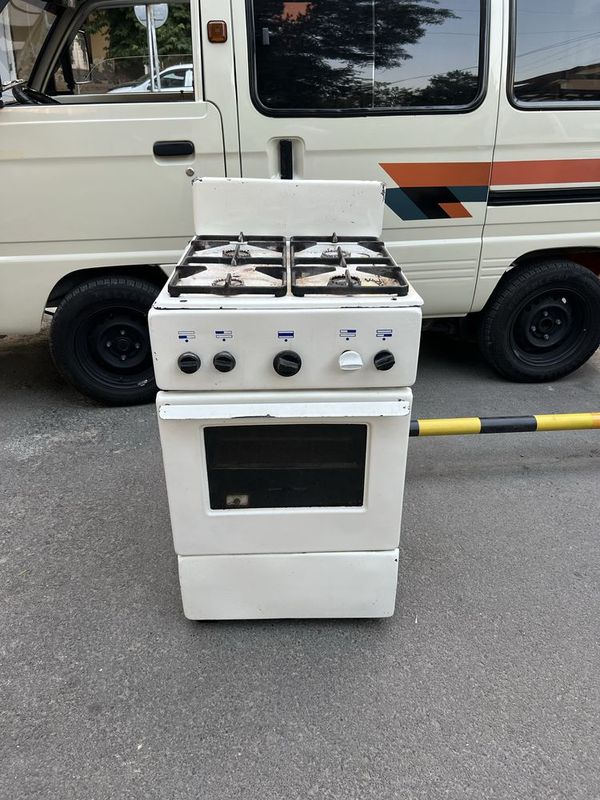 продам газовую плиту продам газовую плиту