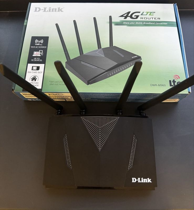 Продаю 2-диапазонный 4G LTE Wi-Fi модем D-Link DWR-960. Продаю 2-диапазонный 4G LTE Wi-Fi модем D-Link DWR-960.